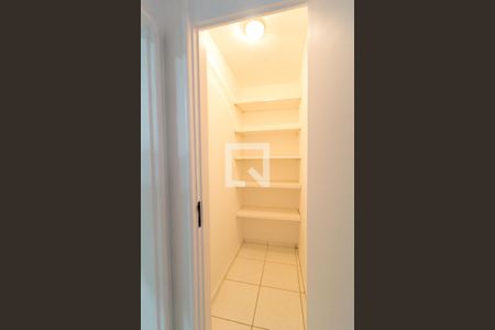 Apartamento para alugar com 130m², 4 quartos e 2 vagas Apartamento para alugar com 130m², 4 quartos e 2 vagasLavanderia