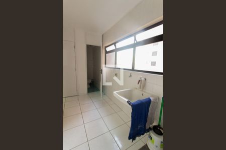 Apartamento para alugar com 130m², 4 quartos e 2 vagas Apartamento para alugar com 130m², 4 quartos e 2 vagasLavanderia