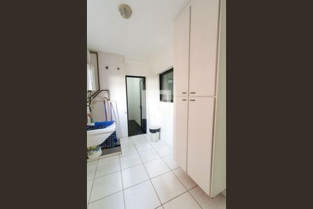 Apartamento para alugar com 130m², 4 quartos e 2 vagas Apartamento para alugar com 130m², 4 quartos e 2 vagasLavanderia