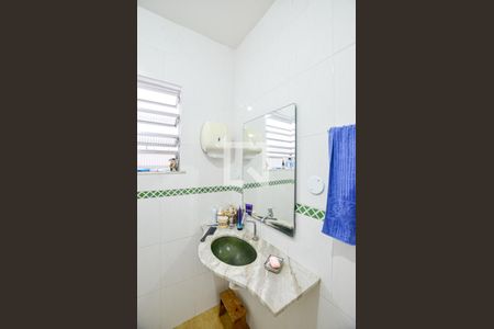 Casa à venda com 150m², 4 quartos e 2 vagasBanheiro