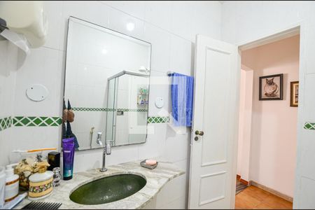 Casa à venda com 150m², 4 quartos e 2 vagasBanheiro