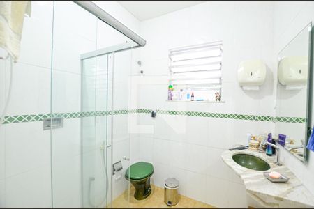 Casa à venda com 150m², 4 quartos e 2 vagasBanheiro