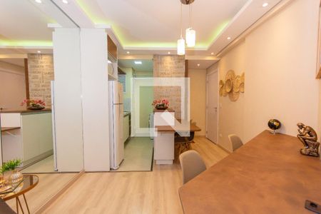 Sala e Cozinha de apartamento para alugar com 1 quarto, 37m² em Centro, Curitiba