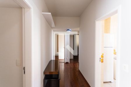Corredor de apartamento para alugar com 3 quartos, 100m² em Funcionários, Belo Horizonte