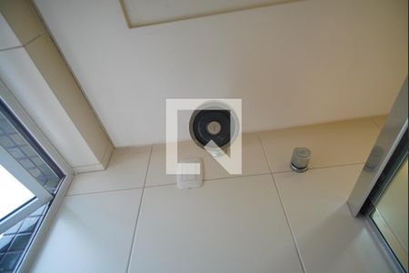 Banheiro suíte  de apartamento à venda com 2 quartos, 77m² em Passo D’areia, Porto Alegre