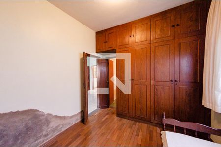 Casa à venda com 194m², 3 quartos e 3 vagasSuíte