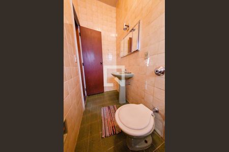 Casa à venda com 194m², 3 quartos e 3 vagasBanheiro suíte