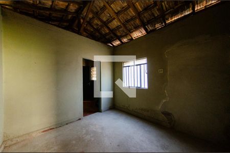 Casa à venda com 194m², 3 quartos e 3 vagasCasa de fundos