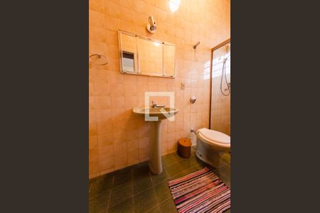 Casa à venda com 194m², 3 quartos e 3 vagasBanheiro suíte