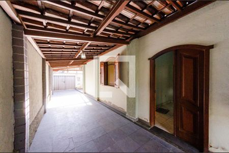 Casa à venda com 194m², 3 quartos e 3 vagasGaragem