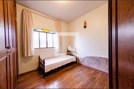 Casa à venda com 194m², 3 quartos e 3 vagasSuíte