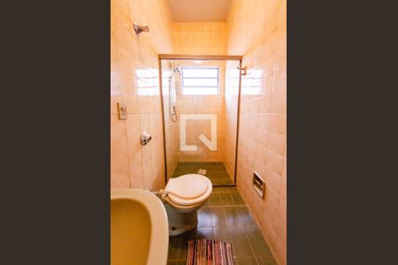 Casa à venda com 194m², 3 quartos e 3 vagasBanheiro suíte