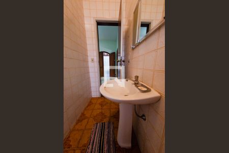 Casa à venda com 194m², 3 quartos e 3 vagasBanheiro