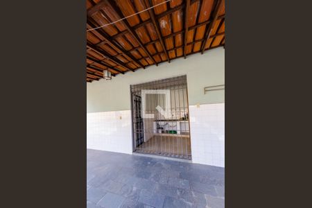 Casa à venda com 194m², 3 quartos e 3 vagasÁrea de serviço