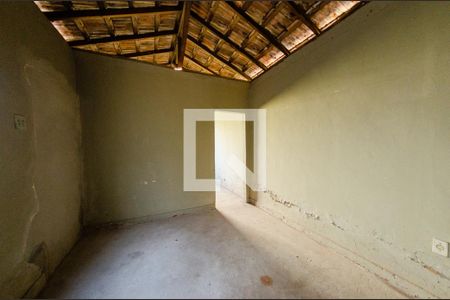 Casa à venda com 194m², 3 quartos e 3 vagasCasa de fundos