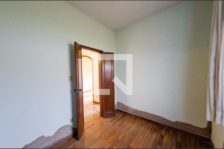 Casa à venda com 194m², 3 quartos e 3 vagasQuarto 2