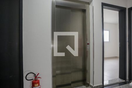 Apartamento para alugar com 54m², 2 quartos e sem vagaElevador