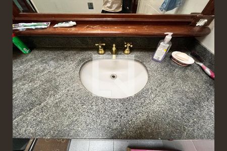 Casa para alugar com 306m², 4 quartos e 4 vagasBanheiro da Suíte 2