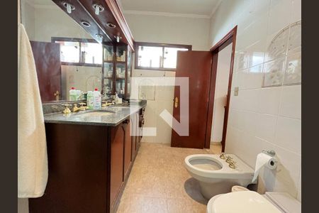 Casa para alugar com 306m², 4 quartos e 4 vagasBanheiro da Suíte 1