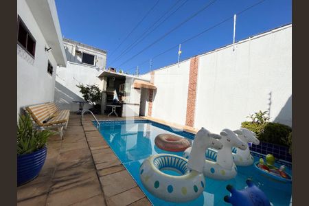 Casa para alugar com 306m², 4 quartos e 4 vagasPiscina