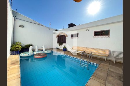Casa para alugar com 306m², 4 quartos e 4 vagasPiscina 