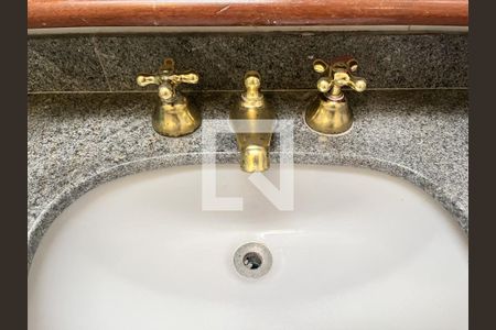 Casa para alugar com 306m², 4 quartos e 4 vagasBanheiro da Suíte 2