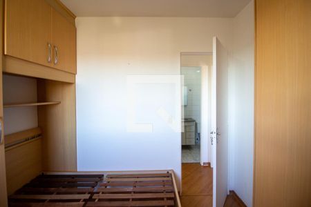 Quarto 1 de apartamento para alugar com 2 quartos, 53m² em Vila Carmosina, São Paulo