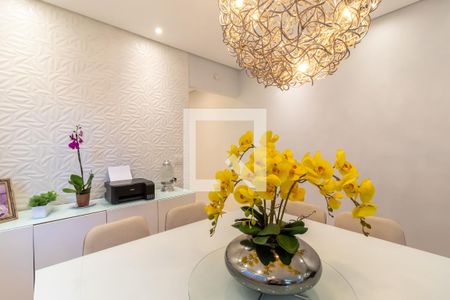 Casa à venda com 220m², 3 quartos e 2 vagas Casa à venda com 220m², 3 quartos e 2 vagasSala de Jantar