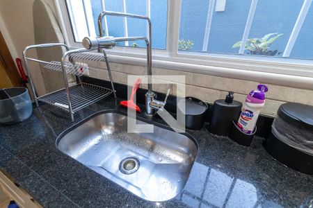 Casa à venda com 220m², 3 quartos e 2 vagas Casa à venda com 220m², 3 quartos e 2 vagasCozinha