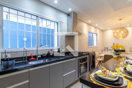 Casa à venda com 220m², 3 quartos e 2 vagas Casa à venda com 220m², 3 quartos e 2 vagasCozinha