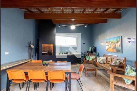 Casa à venda com 220m², 3 quartos e 2 vagas Casa à venda com 220m², 3 quartos e 2 vagasÁrea de Lazer / Churrasqueira