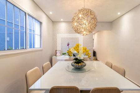 Casa à venda com 220m², 3 quartos e 2 vagas Casa à venda com 220m², 3 quartos e 2 vagasSala de Jantar