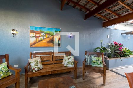 Casa à venda com 220m², 3 quartos e 2 vagas Casa à venda com 220m², 3 quartos e 2 vagasÁrea de Lazer / Churrasqueira