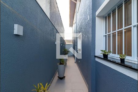 Casa à venda com 220m², 3 quartos e 2 vagas Casa à venda com 220m², 3 quartos e 2 vagasCorredor Lateral