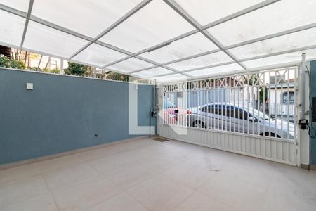 Casa à venda com 220m², 3 quartos e 2 vagas Casa à venda com 220m², 3 quartos e 2 vagasGaragem