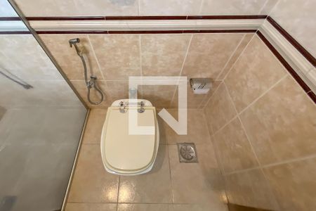 Apartamento à venda com 295m², 4 quartos e 6 vagas Apartamento à venda com 295m², 4 quartos e 6 vagasBanheiro da Suíte