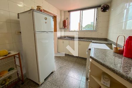 Apartamento à venda com 295m², 4 quartos e 6 vagas Apartamento à venda com 295m², 4 quartos e 6 vagasCozinha