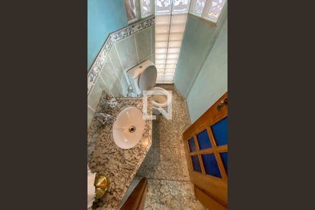 Apartamento à venda com 295m², 4 quartos e 6 vagas Apartamento à venda com 295m², 4 quartos e 6 vagasLavabo 1