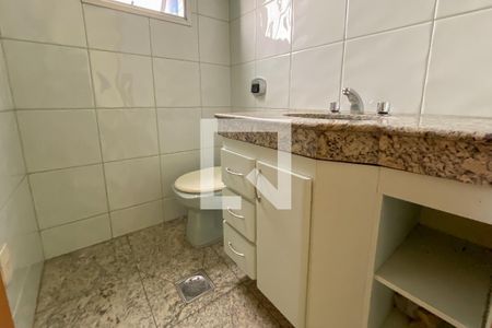 Apartamento à venda com 295m², 4 quartos e 6 vagas Apartamento à venda com 295m², 4 quartos e 6 vagasLavabo 2