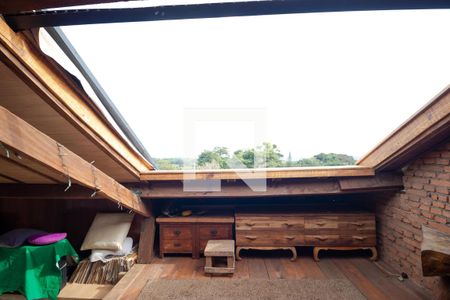 Casa à venda com 306m², 5 quartos e 6 vagasSótão