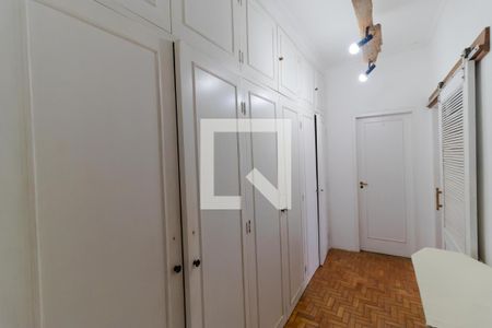 Casa à venda com 306m², 5 quartos e 6 vagasCloset da Suíte 01