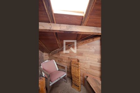 Casa à venda com 306m², 5 quartos e 6 vagasSótão