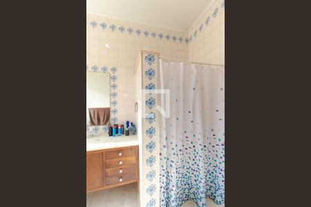 Casa à venda com 306m², 5 quartos e 6 vagasBanheiro 01