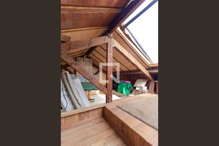 Casa à venda com 306m², 5 quartos e 6 vagasSótão