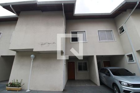 Casa de condomínio à venda com 70m², 2 quartos e 1 vagaEntrada