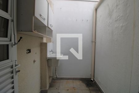 Casa de condomínio à venda com 70m², 2 quartos e 1 vagaÁrea de Serviço