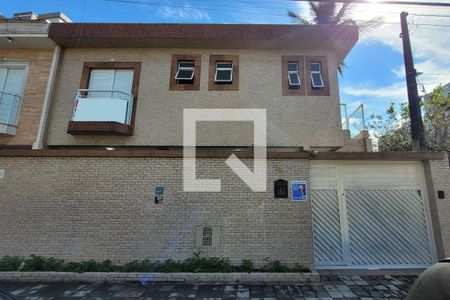 Casa para alugar com 150m², 3 quartos e 2 vagas Casa para alugar com 150m², 3 quartos e 2 vagasFachada