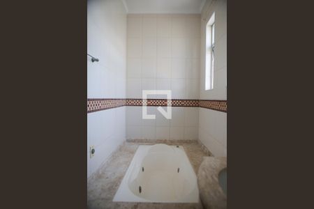 Casa para alugar com 150m², 3 quartos e 2 vagas Casa para alugar com 150m², 3 quartos e 2 vagasBanheiro da suíte