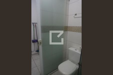 Banheiro de apartamento para alugar com 1 quarto, 35m² em Aparecida, Santos