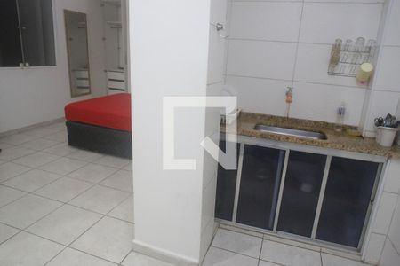 Cozinha de apartamento para alugar com 1 quarto, 35m² em Aparecida, Santos